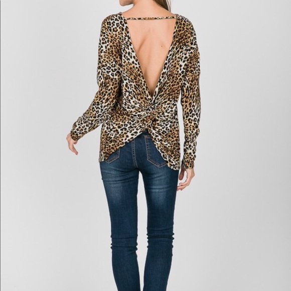 Leopard print  twist back top - Picture 7 of 8